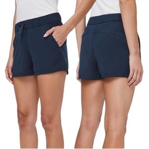 Lululemon On The Fly Shorts Woven 2.5" True Navy Size 4